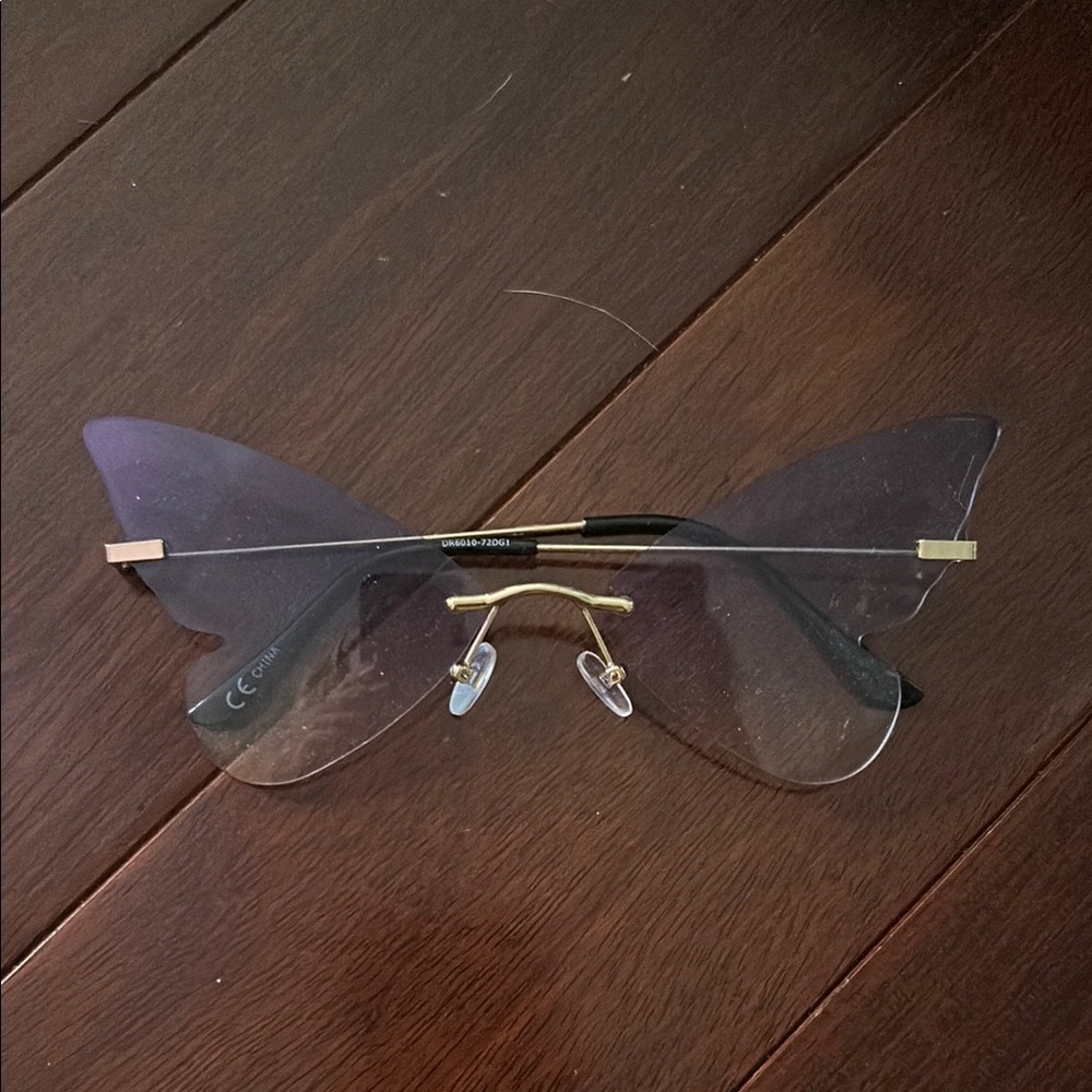 Butterfly Shaped Sunglasses - Gold and Black